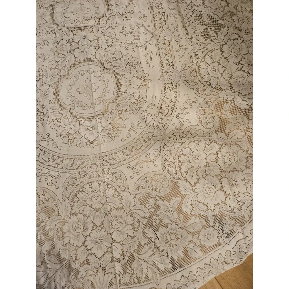 Vintage Lace Tablecloth 80 X 69 White Floral Medallion Rectangle Quaker